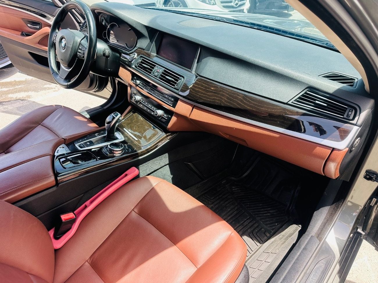 بي أم دبليو 528i