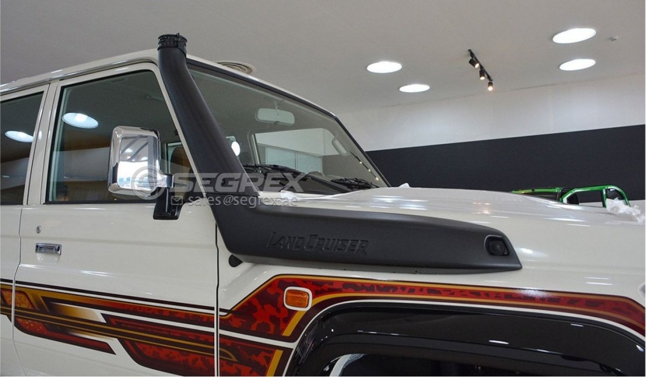Toyota Land Cruiser Hard Top LC76, 4.0L Petrol 4WD MT with Leather seats for Export Model 2022