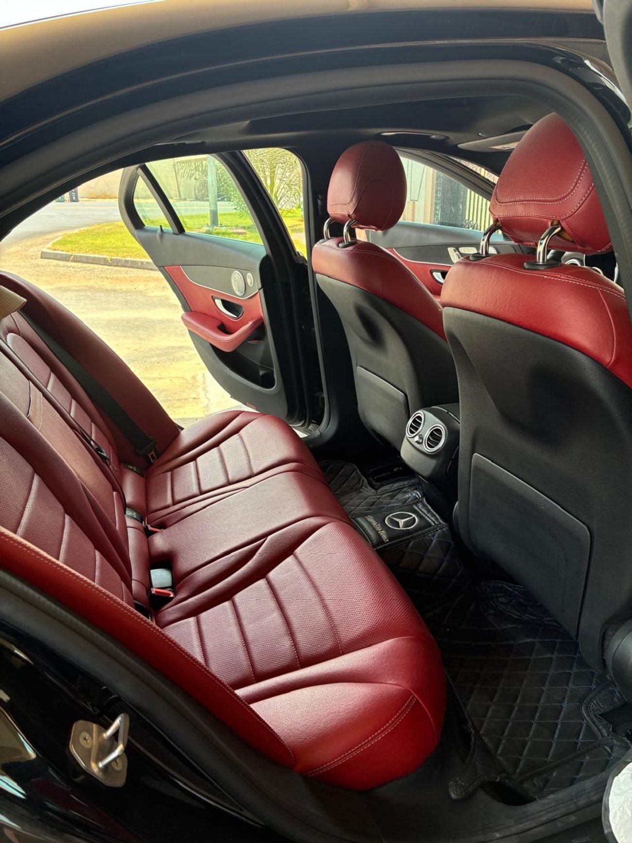 مرسيدس بنز C 300 Luxury 2.0L