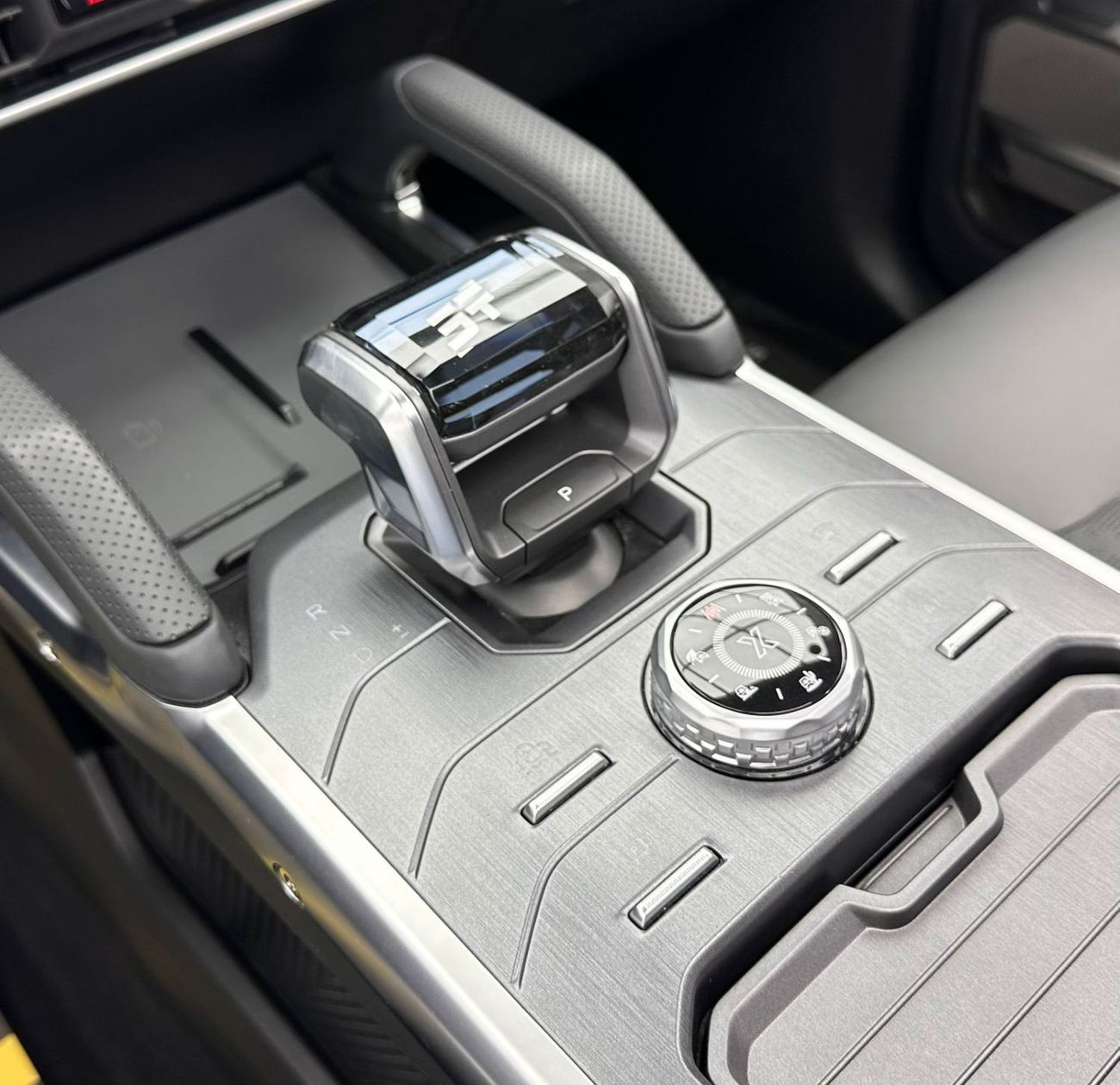 Jetour T2 2024 Jetour T2 Travel Plus, 2029 Checkpoint Warranty, 2027 Checkpoint Service Contract, Full Service