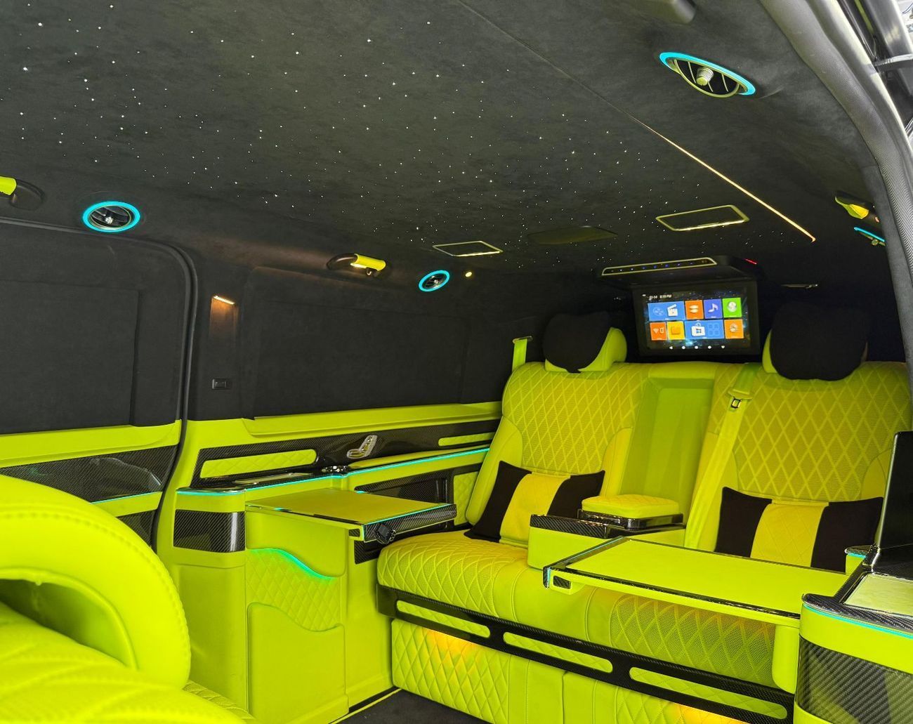 Mercedes Maybach V250 Maybach 2023 Mercedes Benz V250 Maybach Kit, 2028 Mercedes Warranty, Low Km, Excellent Condition, GCC