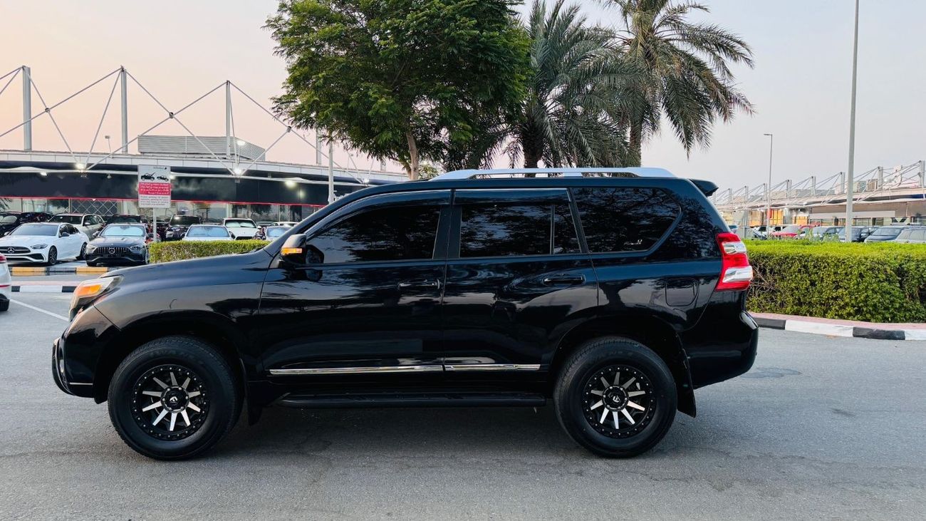 Toyota Prado EXCELLENT CONDITION | SUNROOF | 2.7L PETROL | LHD | PARKING SENSOR | 2017 | REAR VIEW CAMERA