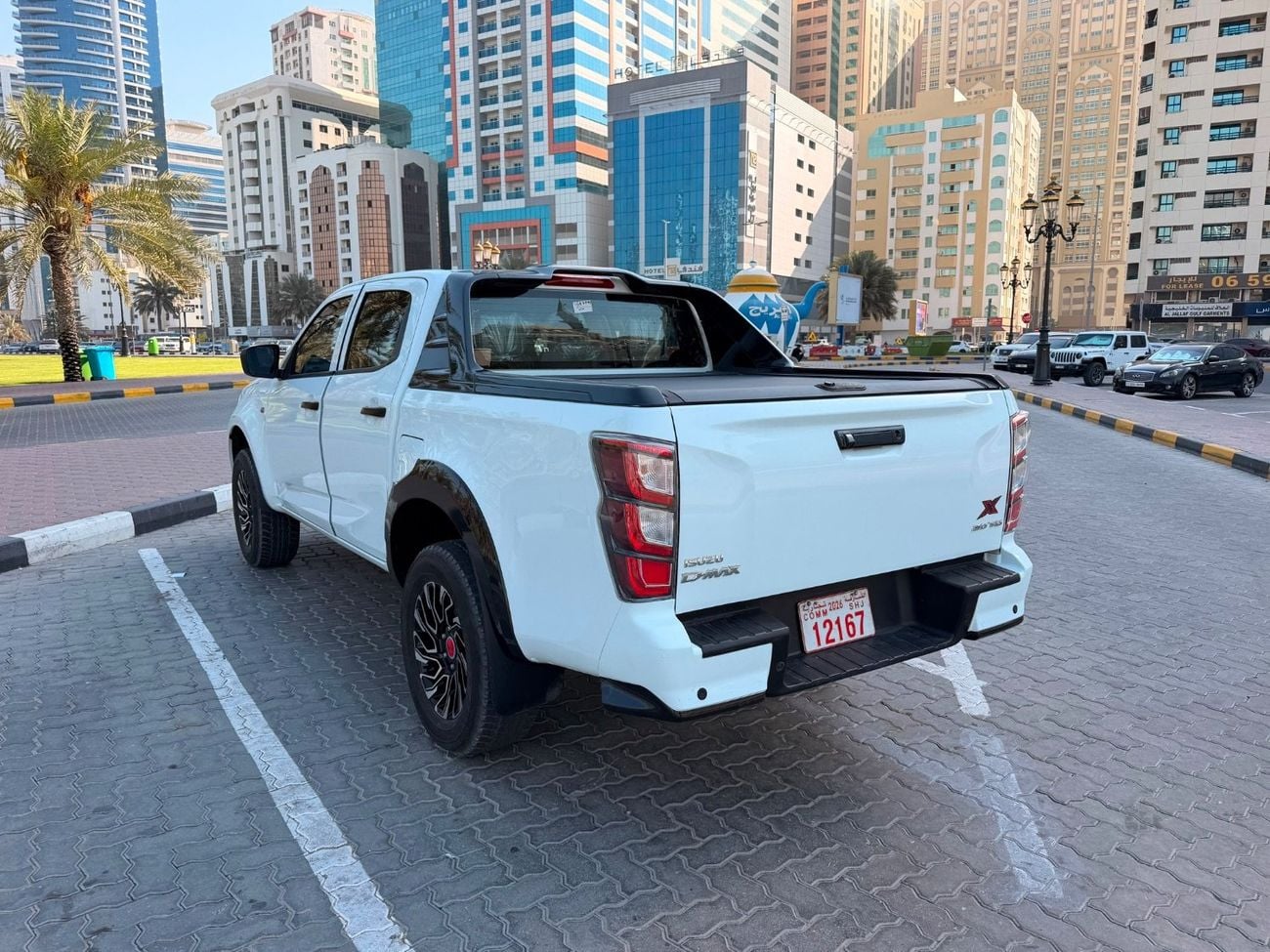 إيسوزو D ماكس LS