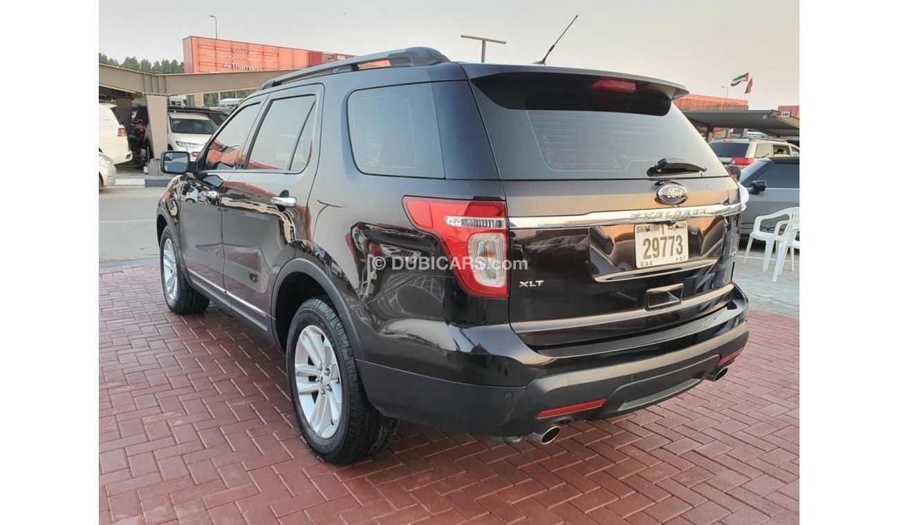 Ford Explorer XLT خليجية
