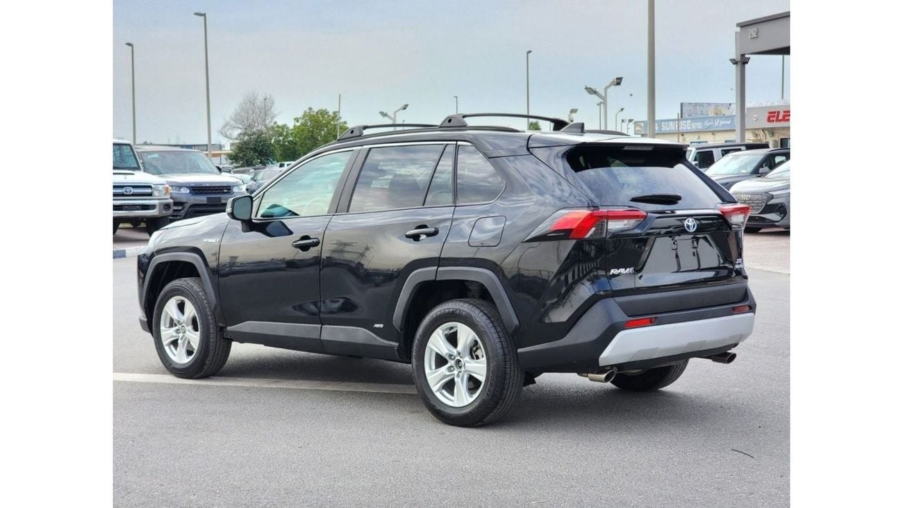 Toyota RAV4 XLE Toyota Rav4 Hybrid full option