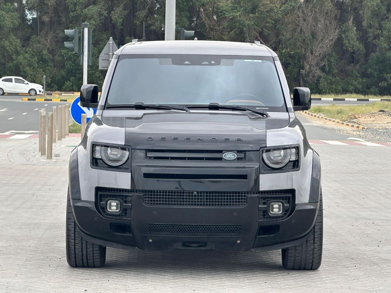 Land Rover Defender P400 110 HSE 3.0L (5 Seater)