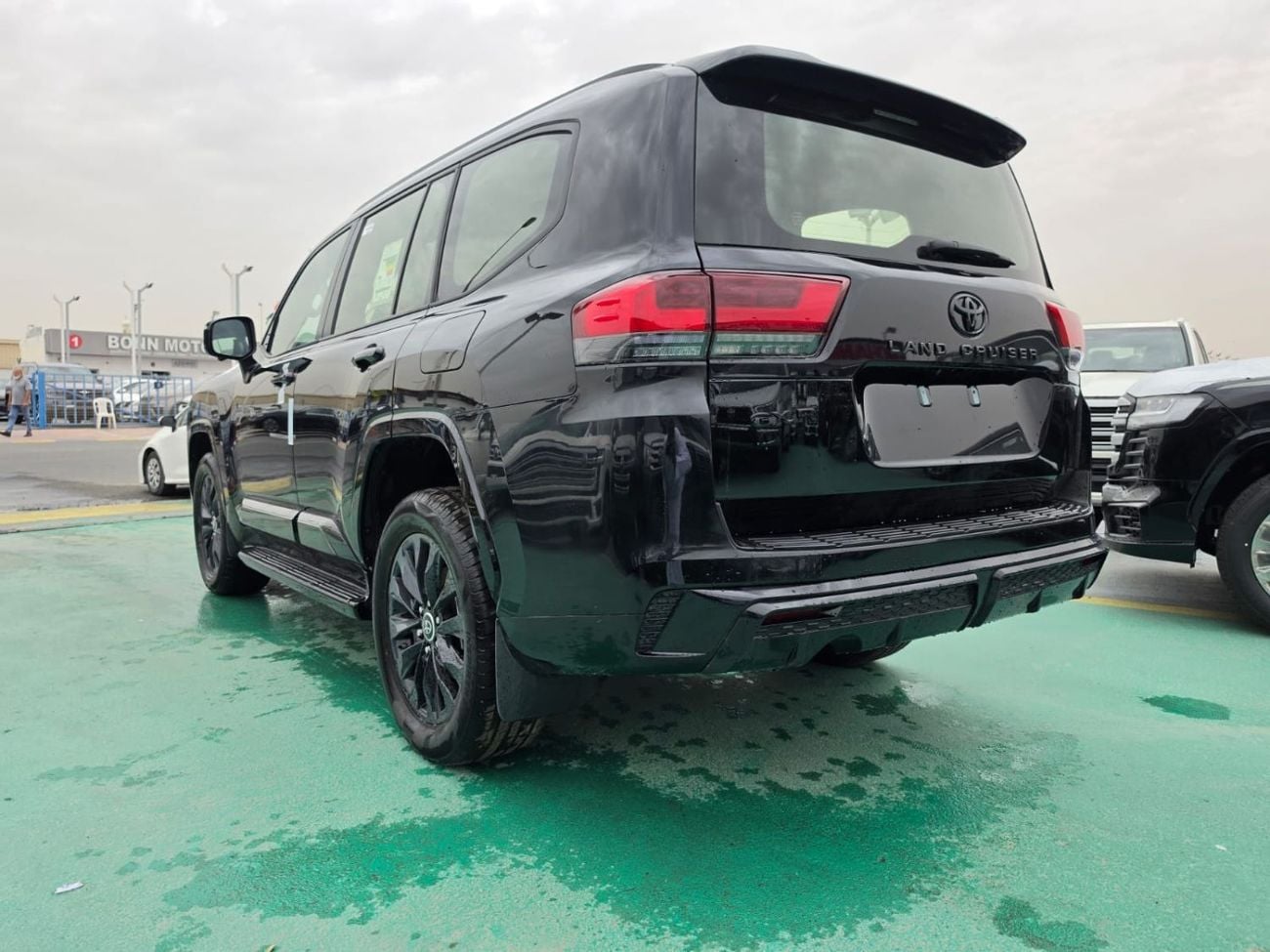 تويوتا لاند كروزر TOYOTA LANDCRUISER BLACK EDITION