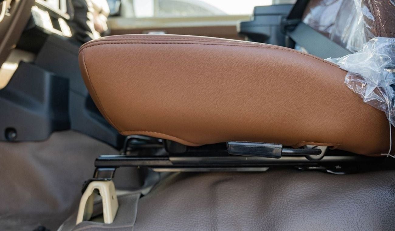 تويوتا لاند كروزر بيك آب 2025 Toyota Land Cruiser LC79 4.0 SC AT Petrol Full Option - Beige