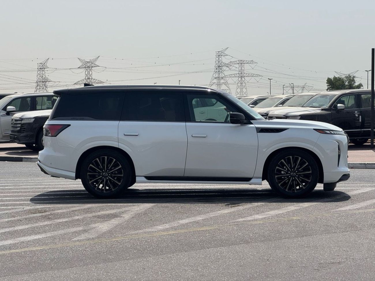 Infiniti QX80 2025 Infinity Autograph Captain Chairs 3.5L