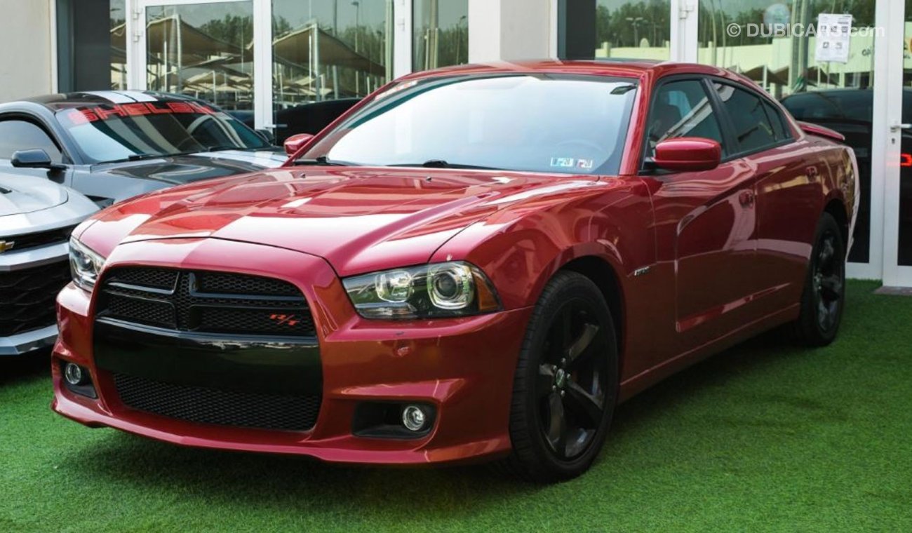 دودج تشارجر Dodge Charger/Hemi/ R/T/ 2013/Original Air Bags/Sunroof/ Very Good Condition