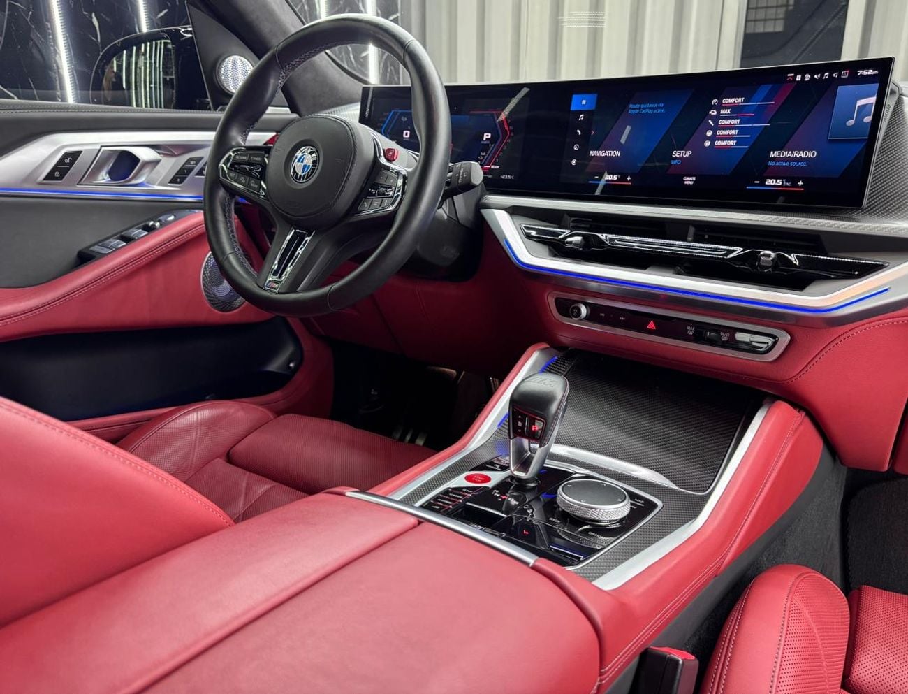 بي أم دبليو XM 4.4L, Twin Turbo V8 +Electric motor,653Hp,8-Speed Automatic ,AWD