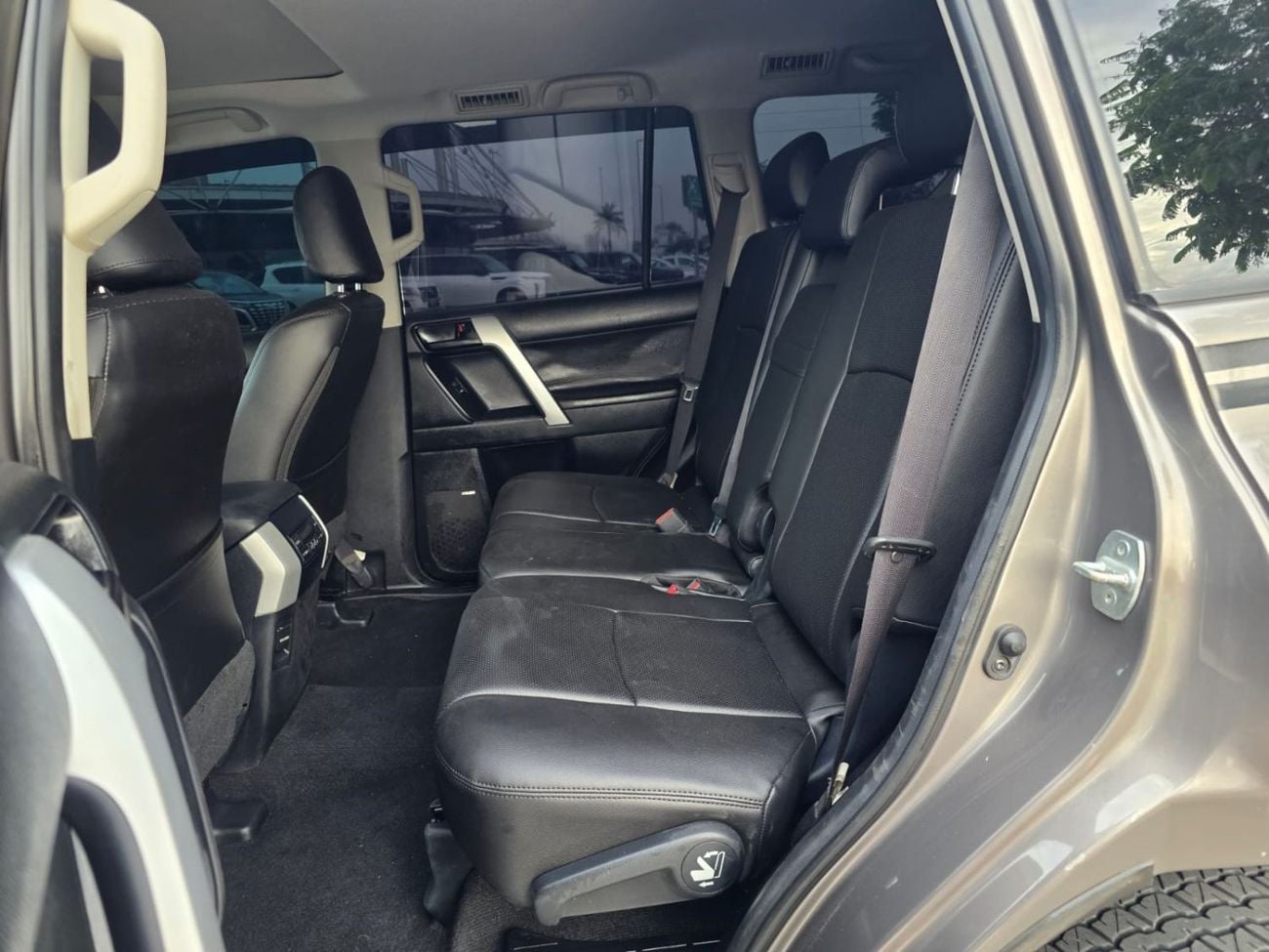 Toyota Prado 2019 | 2.8L DIESEL | AT | RHD | PUSH START ENGINE | SUNROOF | ELECTRIC SEAT