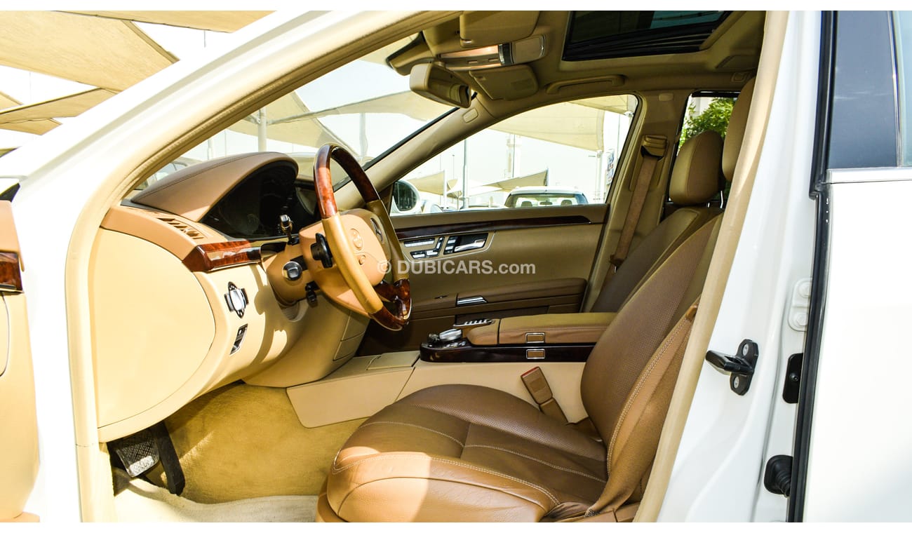 مرسيدس بنز S 350 كت AMG خليجى بانوراما - أبواب شفط -بصمة - رنجات - حساسات كاميرا شاشة بحالة ممتازة