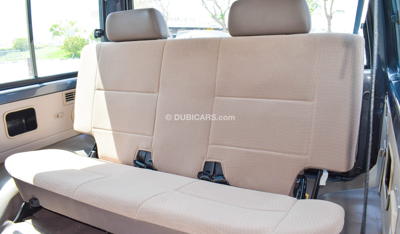 Toyota Land Cruiser 70 4.0 L V6