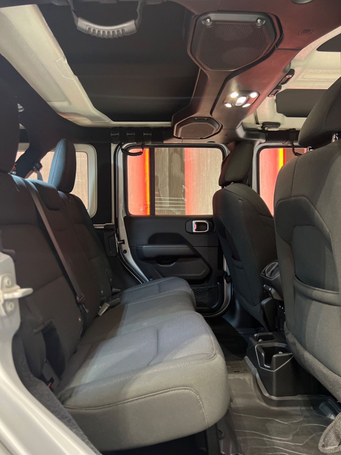 Jeep Wrangler Sahara 3.6L A/T (5 Seater)