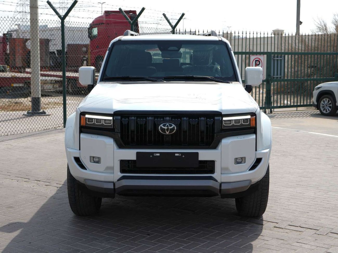 Toyota Prado VXR Toyota Prado 2.8L diesel Luxury panorama Full option GCC 2026