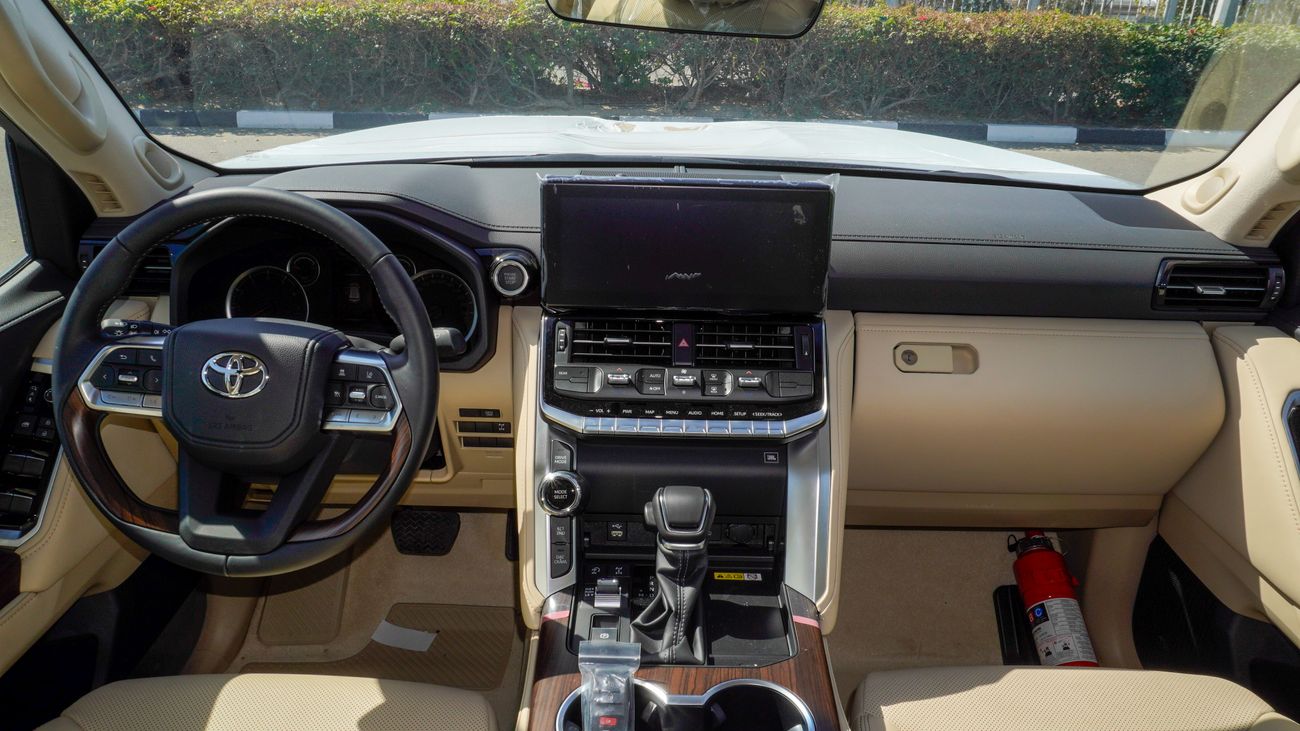 Toyota Land Cruiser GXR 3.5 L V6 Twin Turbo