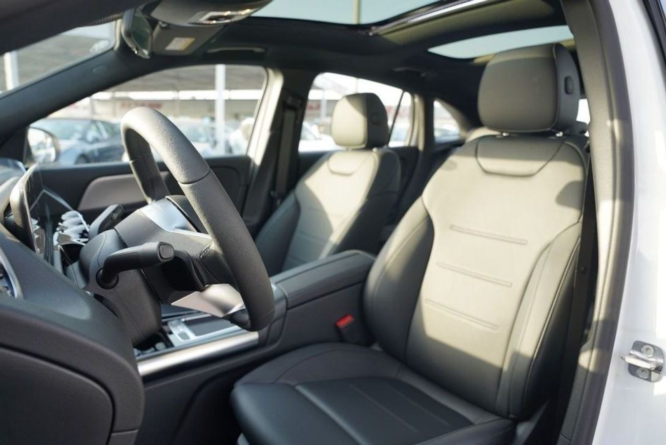 مرسيدس بنز GLA 200 2025 Mercedes-Benz Gla200 1.3 L with 360 Camera and ambient lighting