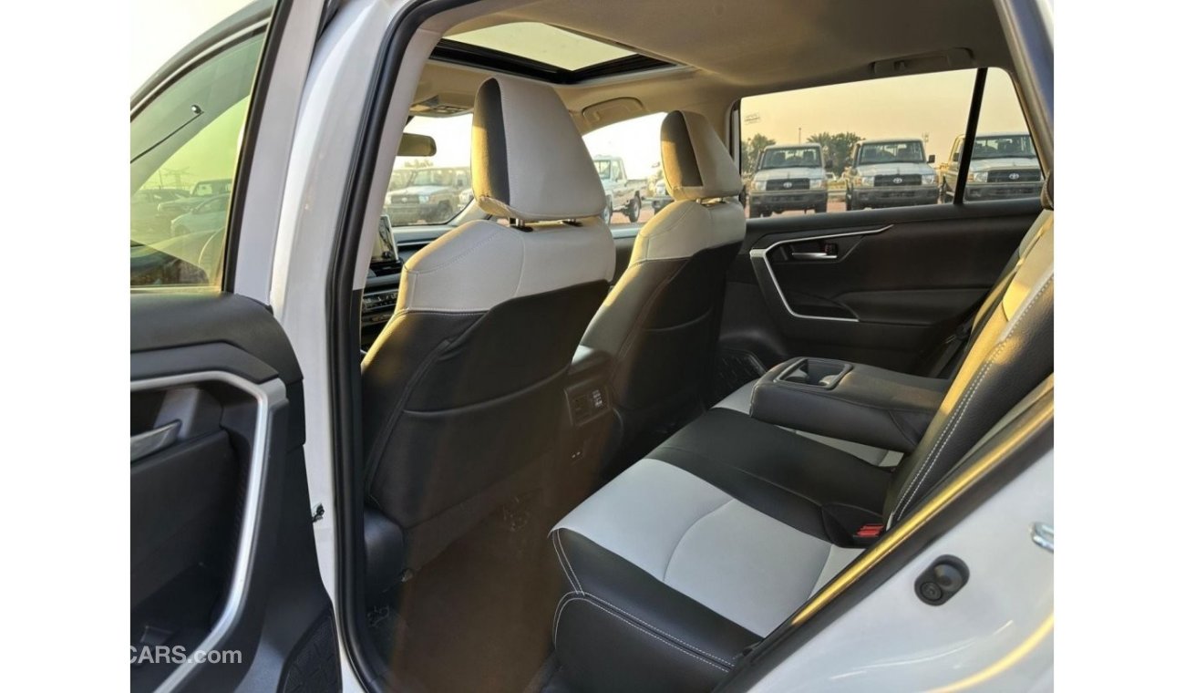 Toyota RAV4 2021 Toyota RAV4 XLE full option