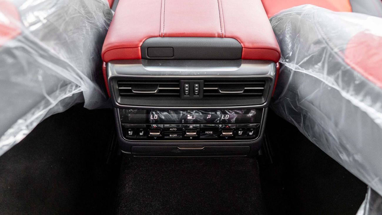 Lexus LX 700h 2025 Lexus LX700h F-Sport 3.5L AT Hybrid (No MarkLevinson)