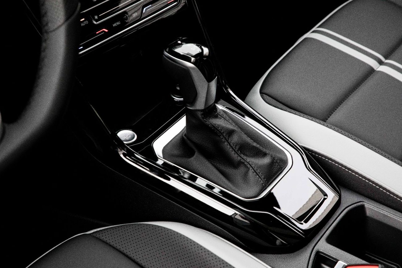 فولكس واجن T ROC 1,860 P.M  | 0% Downpayment | Volkwagen T-Roc R-Line Brand New!