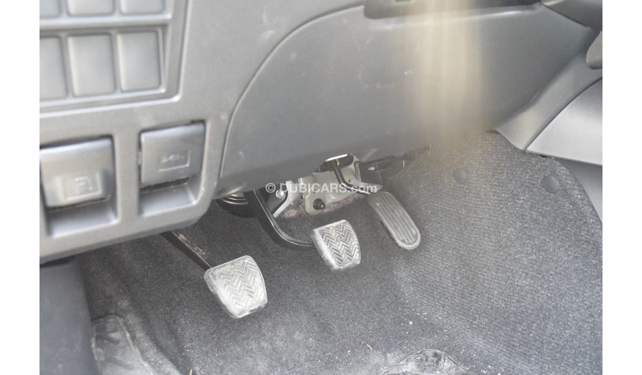 Toyota Hilux PICK UP 2.4L ENGINE 4 CYLINDER MANUAL TRANSMISSION BASIC OPTION ONLY FOR    EXPORT