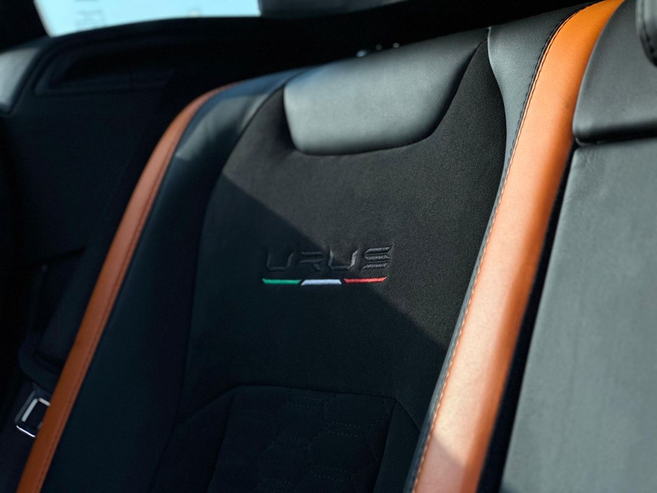 لامبورغيني اوروس Capsule