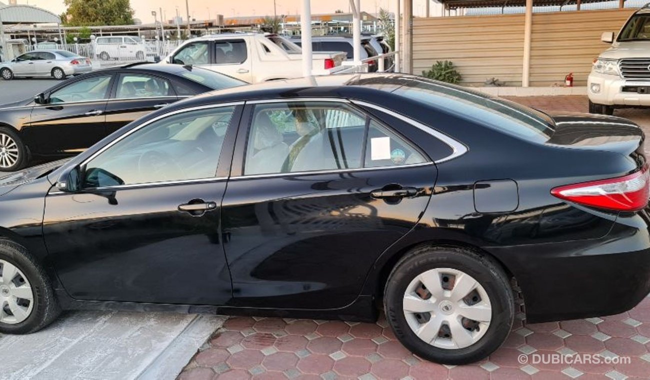 Toyota Camry تويوتا كامري خليجي موديل ٢٠١٦ بحالة ممتازة من الداخل والخارج