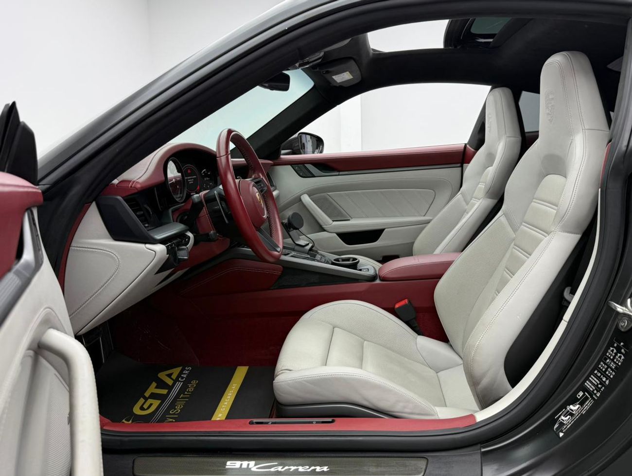 Porsche 911 2021 Porsche 911 Carrera, 2027 Porsche Warranty, Full Porsche Service History, Low Km, GCC