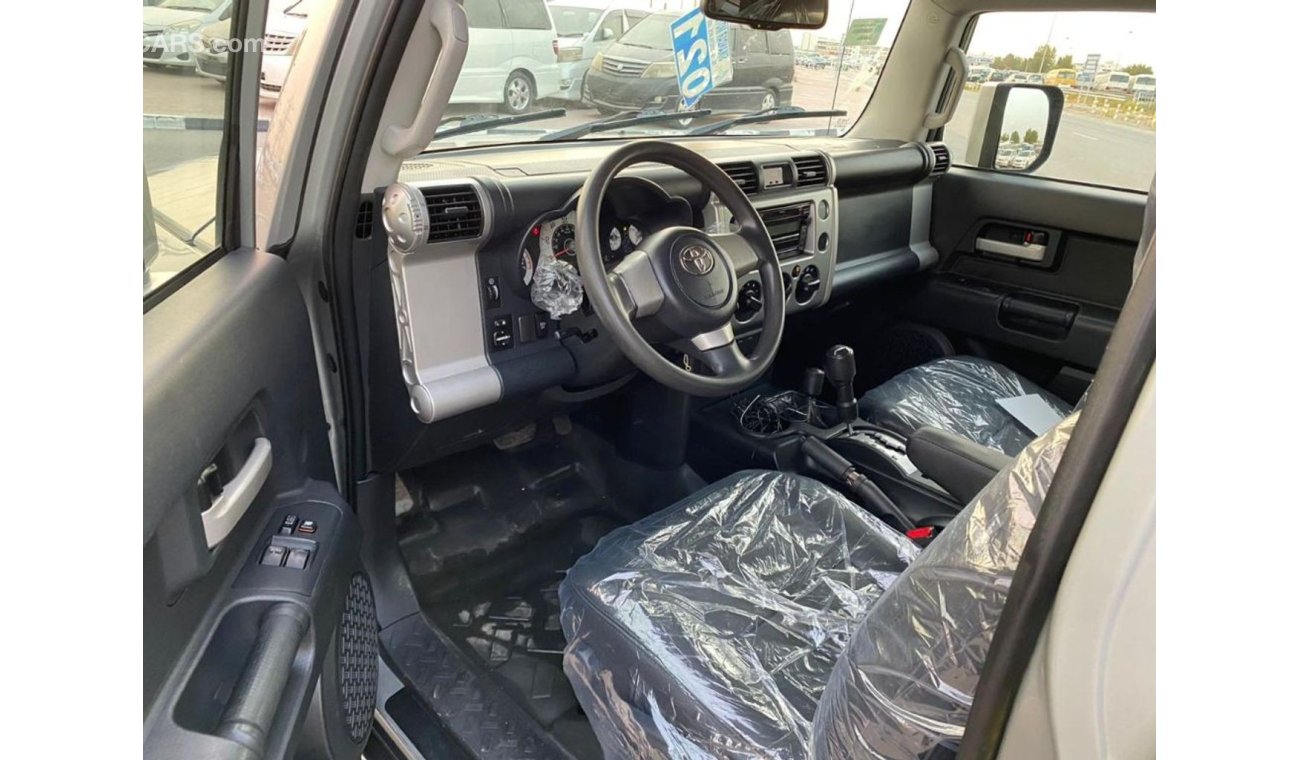 تويوتا إف جي كروزر 2010 TOYOTA FJ CRUISER WITH LEATHER SEAT