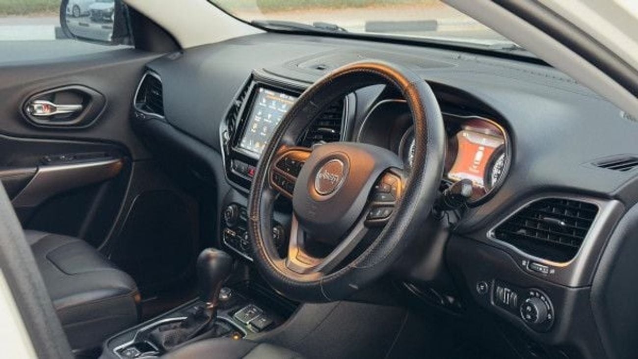 جيب شيروكي PREMIUM FEATURES | AT | LEATHER SEATS | 3.2L PETROL ENGINE | 4WD