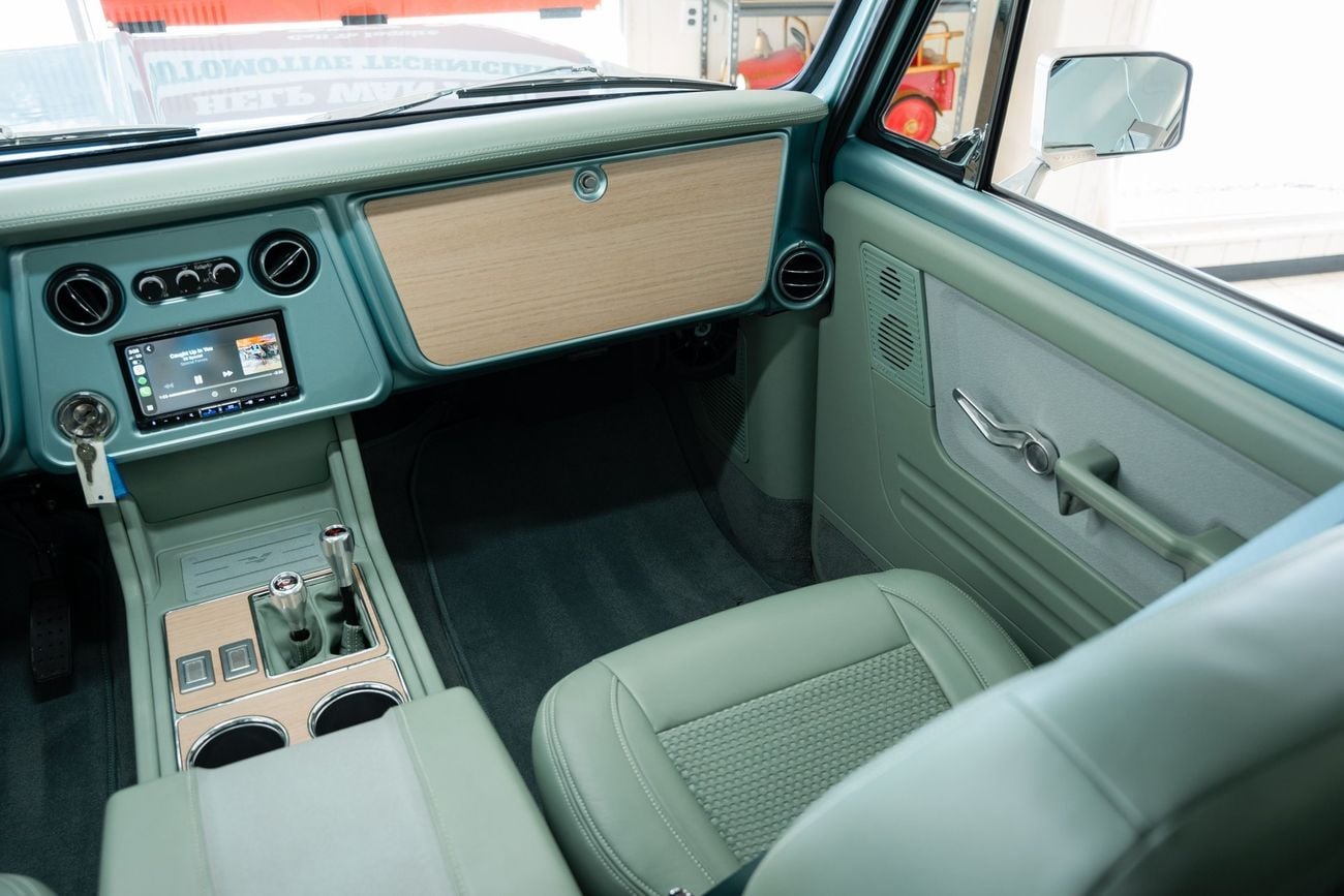 شيفروليه بليزر K5 Velocity Restorations LT1 10 Speed Pro Touring Restomod