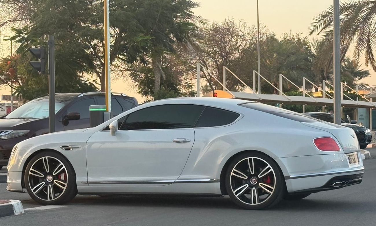 Bentley Continental GT Speed 4.0L Coupe Bentley Continental GT Speed 2013 - GCC Specs - Pristine Condition