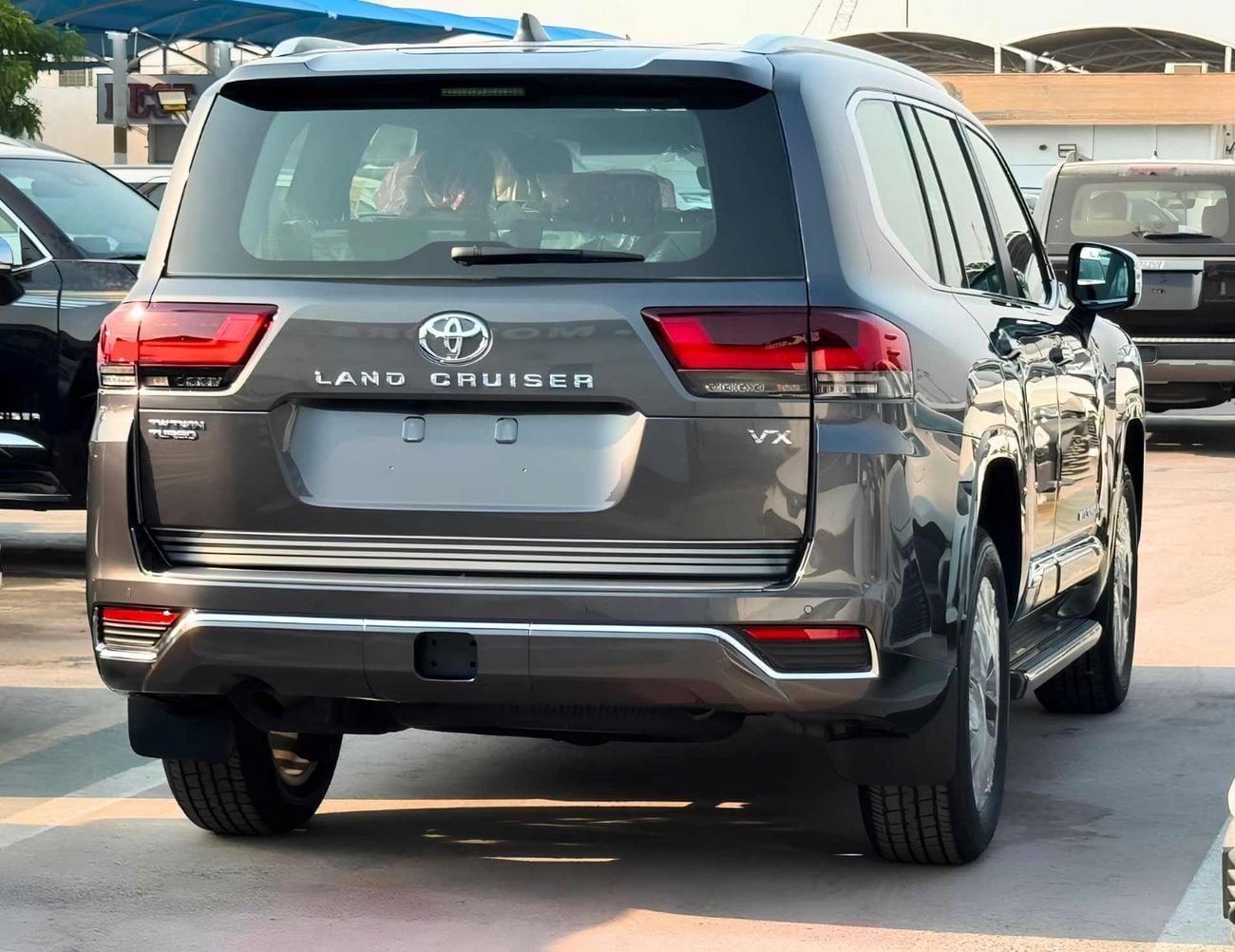 Toyota Land Cruiser VX 3.3L DIESEL TT || REAR ENTERTAINMENT SCREEN / BIG DVD / RADAR / JBL SPEAKERS (CODE # LCDVXS)