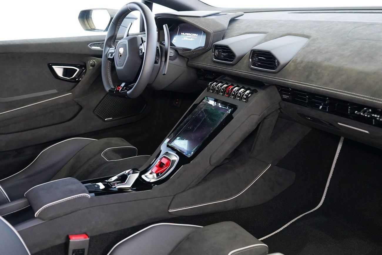 لامبورغيني هوراكان TECNICA STERRATO 5.2L V10