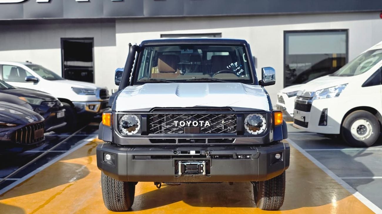 تويوتا لاند كروزر 70 TOYOTA LC 76 2026 A/T 2.8 GREY COLOR
