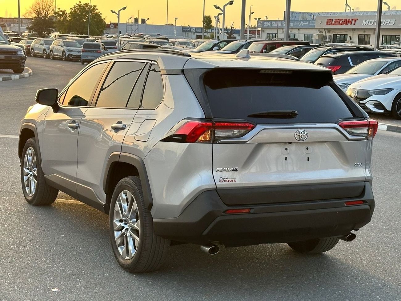 تويوتا راف ٤ XLE