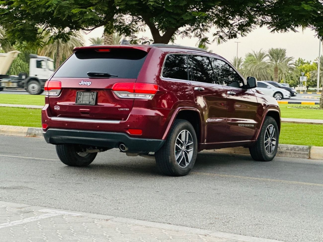جيب جراند شيروكي JEEP GRAND CHEROKEE LIMITED V6 MODEL 2018