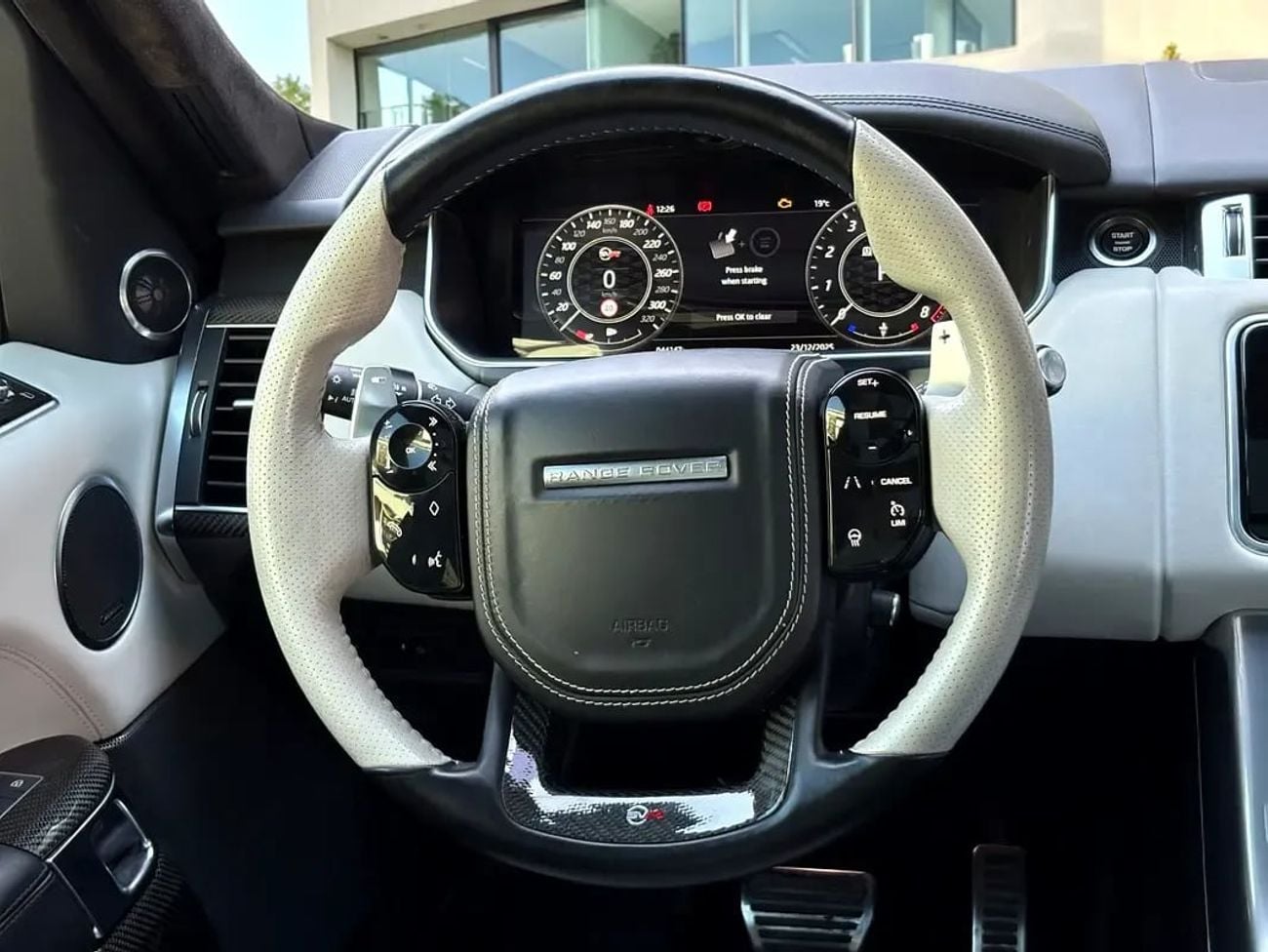 Land Rover Range Rover Sport MID SVR 5.0L (550 HP) RANGE ROVER SPORT SVR CARBON EDITION 5.0L V8 SC A/T | 2022 | AED 3,760 per mon