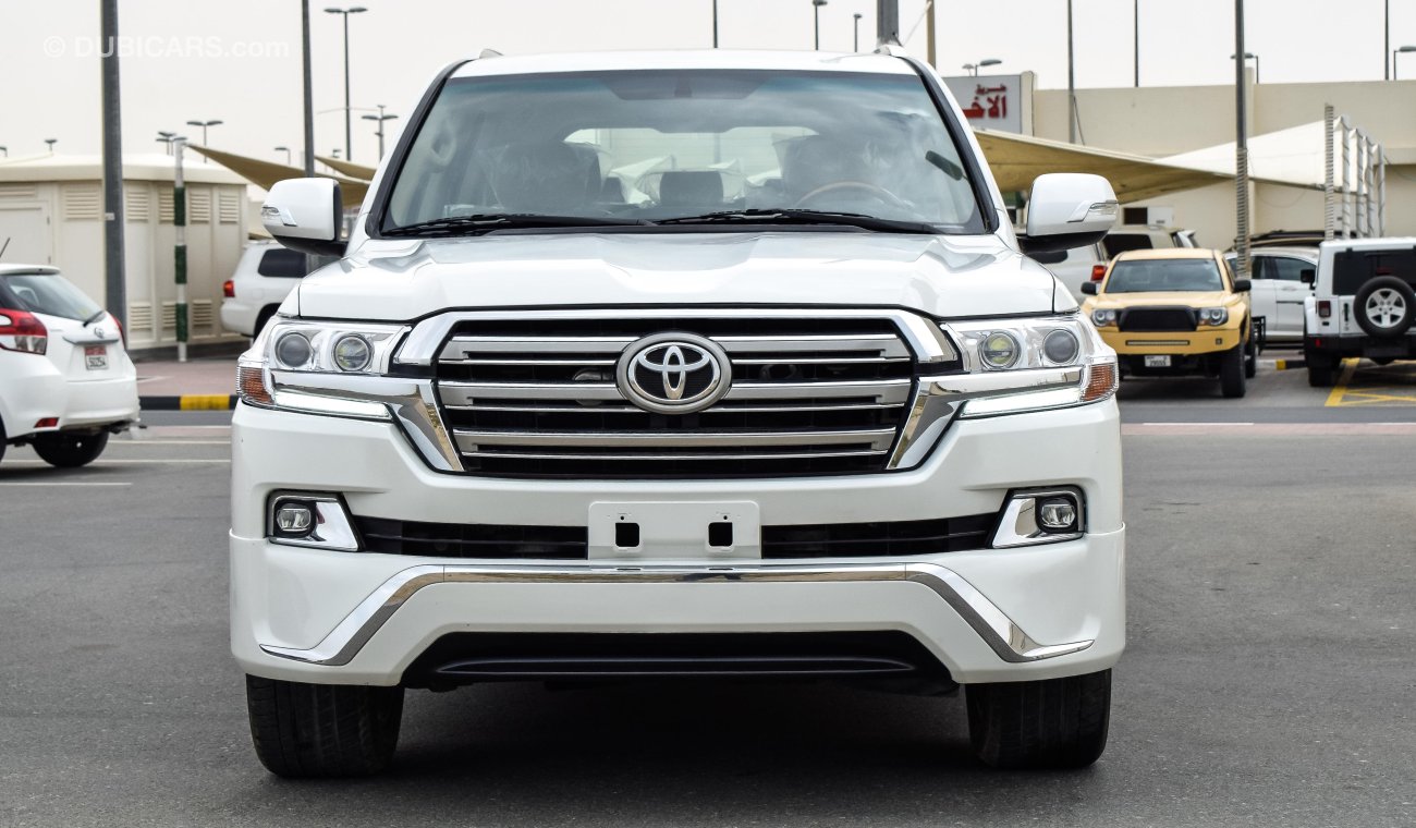 Toyota Land Cruiser VXR V8  With 2018 body kit