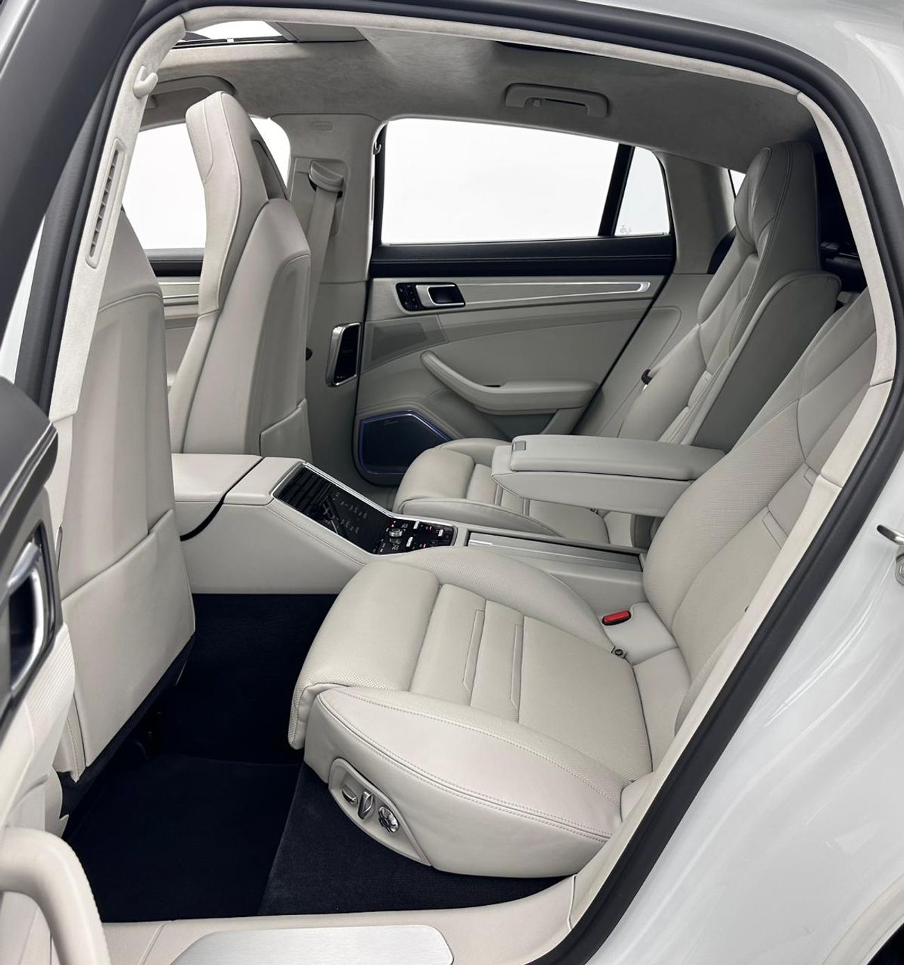 Porsche Panamera Turbo S E-Hybrid 4.0L (680 HP) AWD 2018 Porsche Panamera Turbo S E-Hybrid, Porsche 2 Years Warranty,