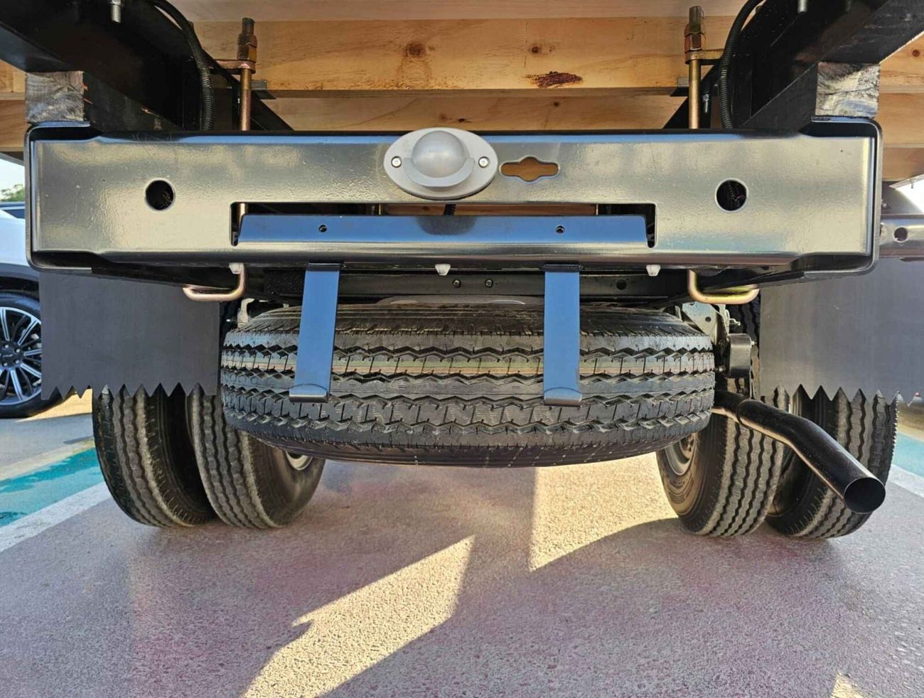 Mitsubishi Fuso Canter 4 TON CARGO BODY / ,4.2L DIESEL / SPECIAL PROMOTION