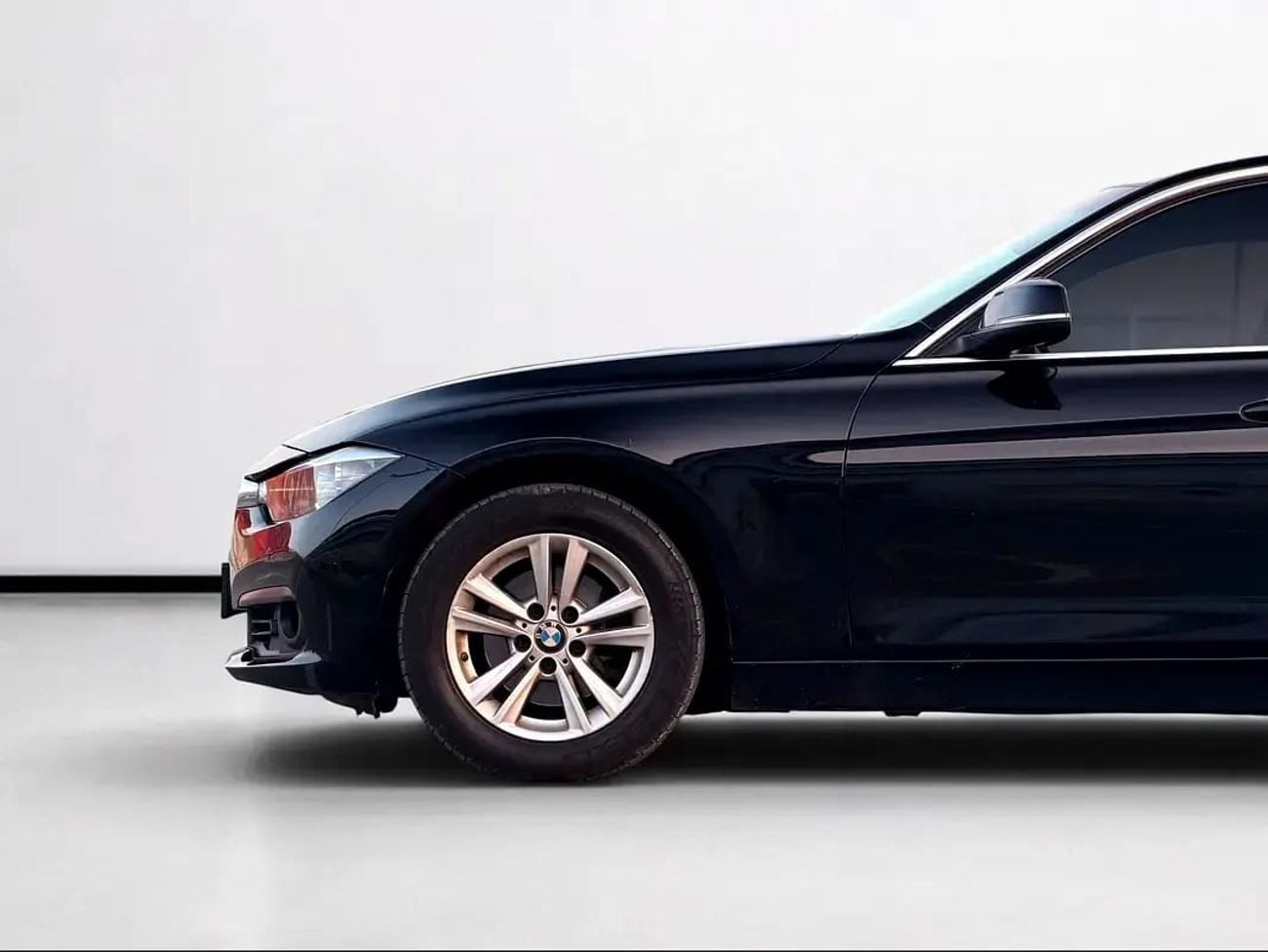 BMW 320i STANDARD 320i | 2.0L TURBO | 184 HP | GCC SPECS
