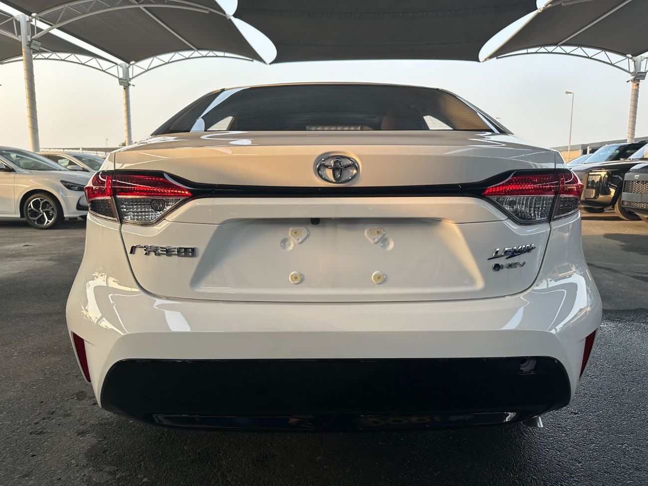 تويوتا ليفين Levin Hybrid 1.8L Luxury Edition