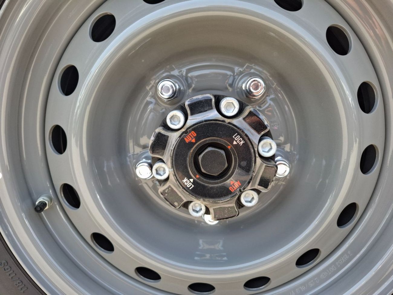 Toyota Land Cruiser Pick Up 2.8L Pickup MT Diesel (Export Only)