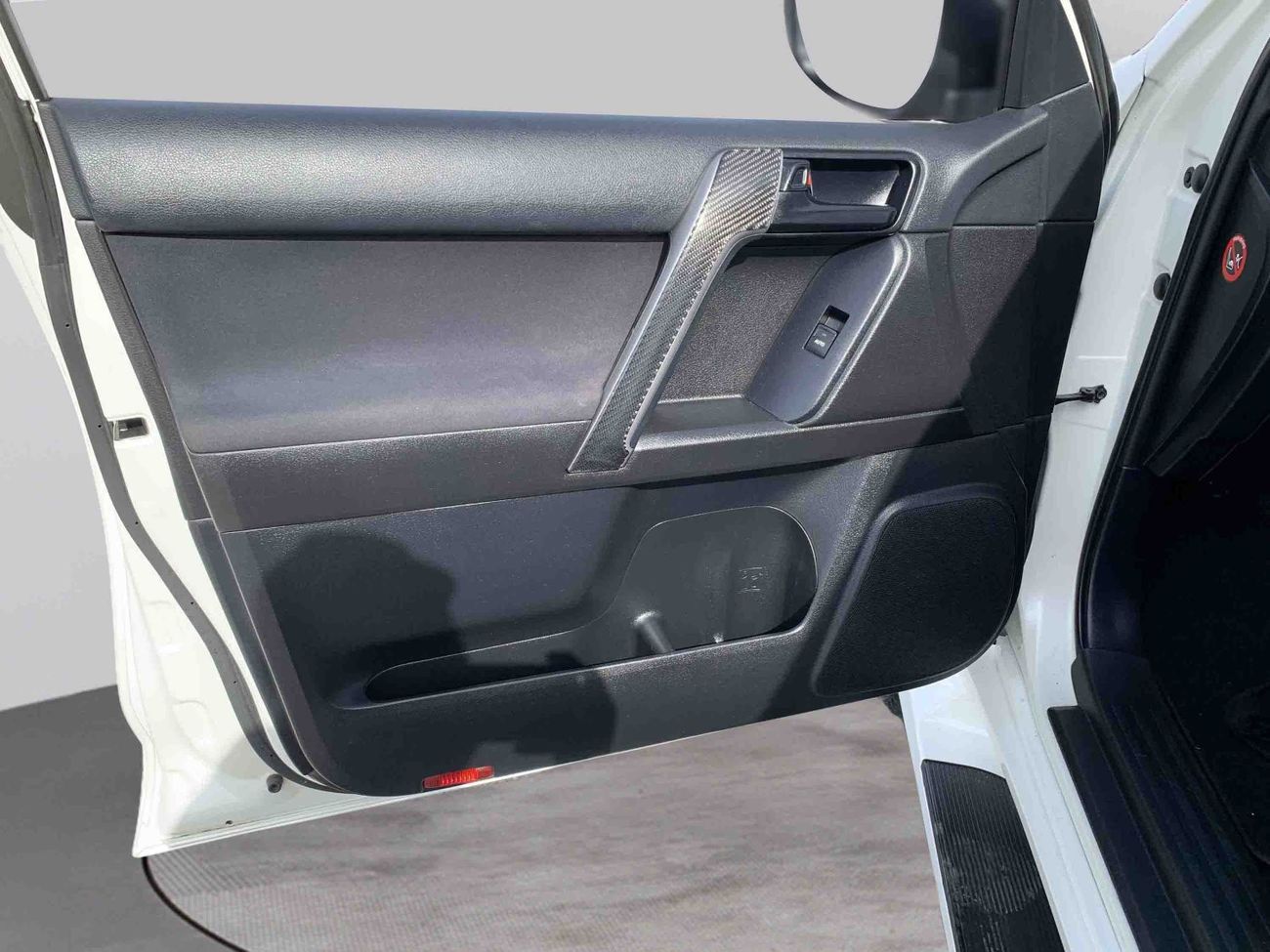 تويوتا برادو 4x4 Diesel Right Hand Drive (Export Only)