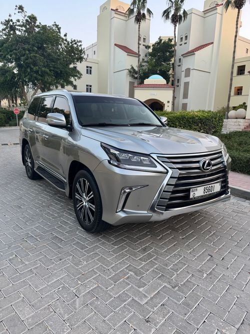 Lexus LX570