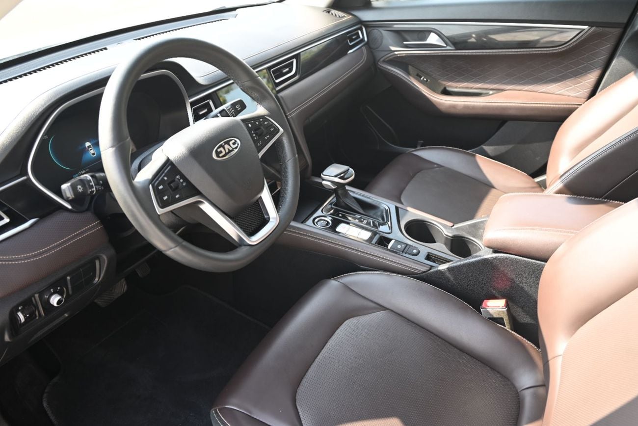 جاك J7 HOT DEALS - 0% DP - JAC J7 LUXURY 2023 - LOW MILEAGE - FIRST OWNER - MINT CONDITION