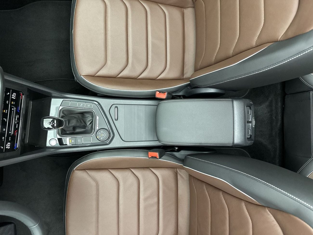 Volkswagen Tiguan Tiguan Elegance (Old Shape) (Ref#43379)