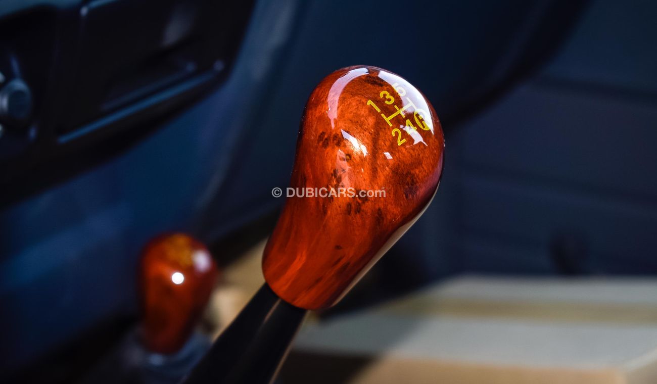 Toyota Land Cruiser Pick Up LX V6 4WD Limited